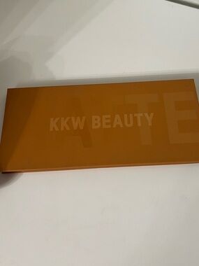 KKW Beauty Matte Eyeshadow Palette - Burnt Amber Orange